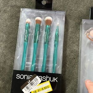 Eye brush kit